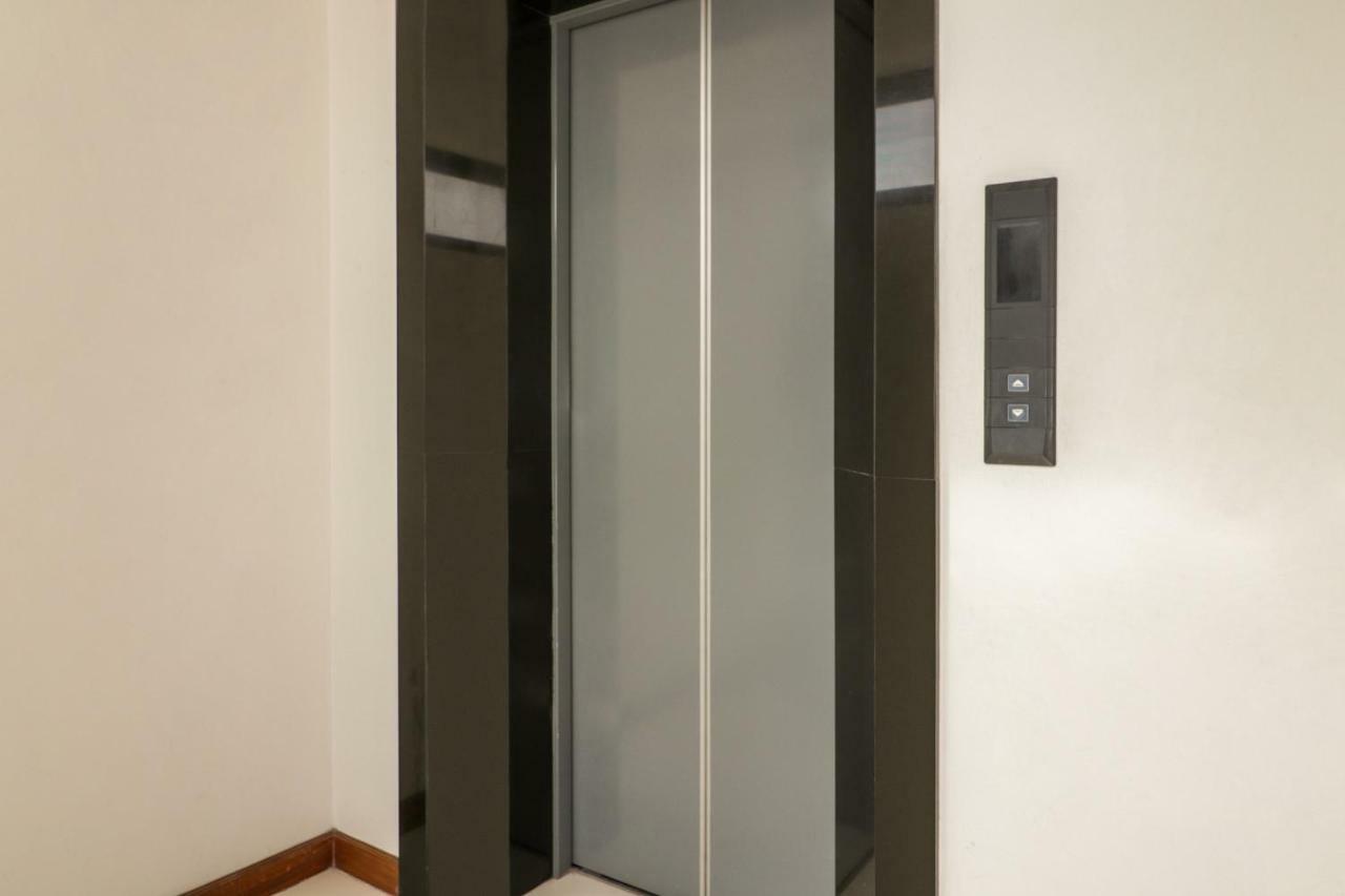 Oyo 225 Premier Place Khách sạn 2*